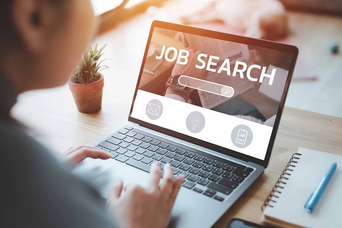 5 Red Flags to Watch for When Job Hunting in Mexico hero image